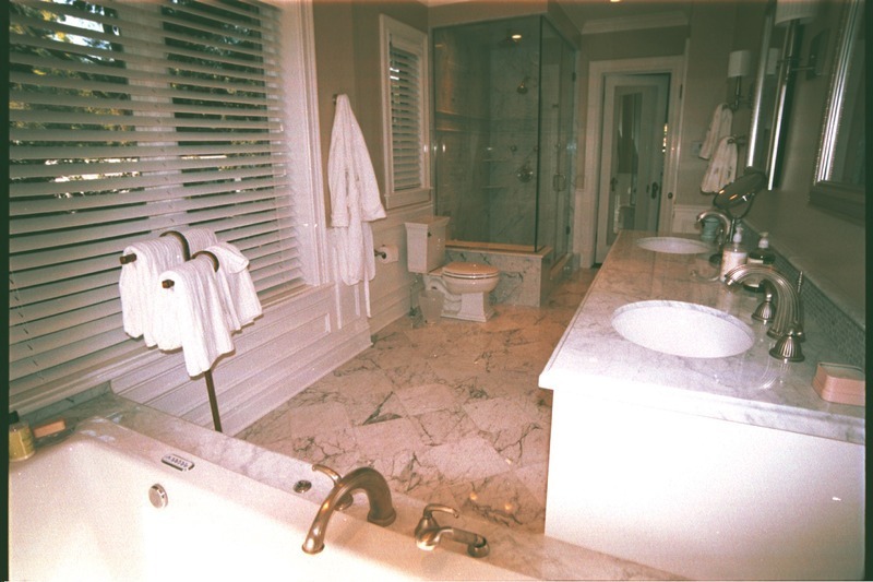 photo/gal/Bathrooms/Bath3/Bath3-1.JPG